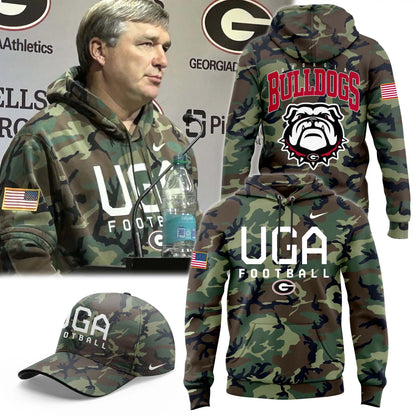 Georgia Bulldogs Football Camo 2024 Salute to Service Club Fleece Pullover Hoodie